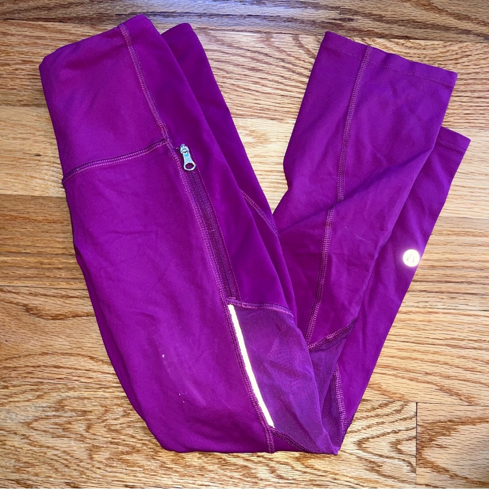 Lululemon fuchsia crop leggings size 2